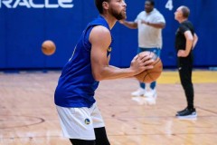 湖人队东契奇崛起，珍妮巴斯佩林卡战略放弃詹姆斯开启新篇章